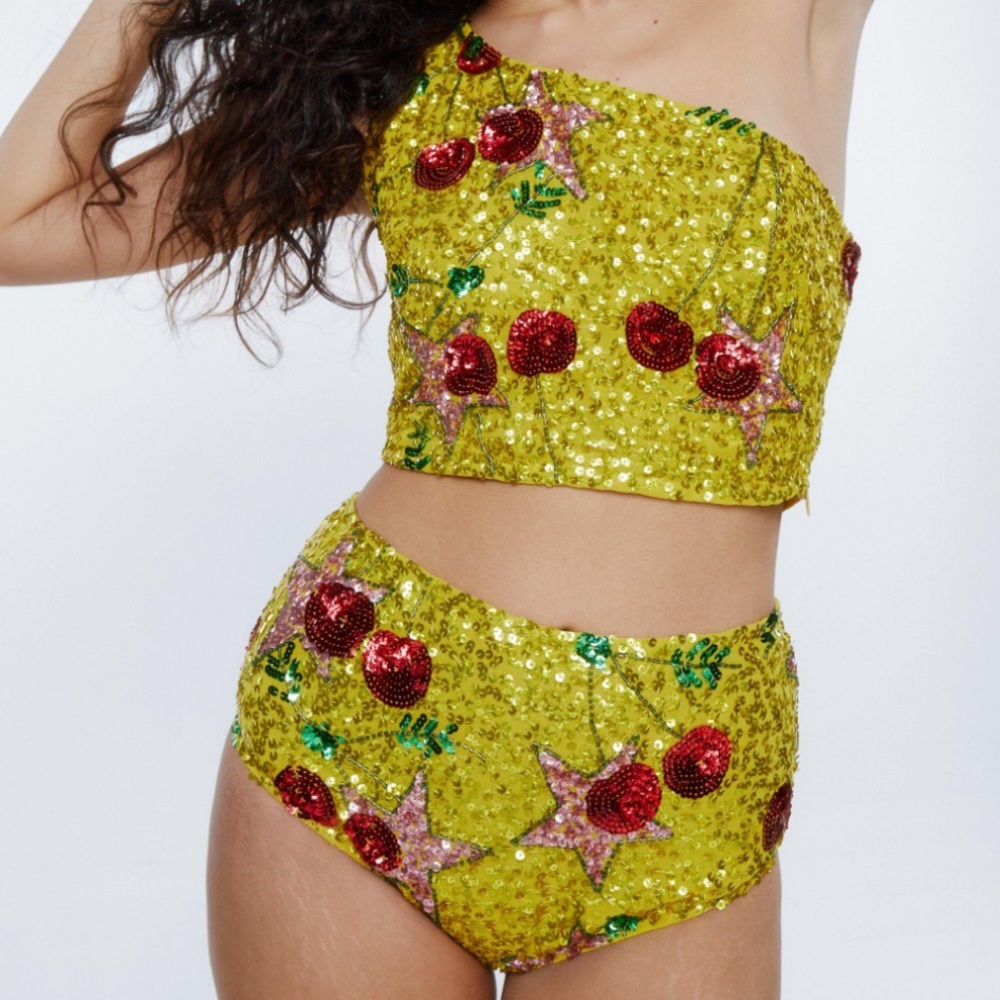 Festival Yellow Sequin One-Shoulder Top and High-Waist Shorts Set 2